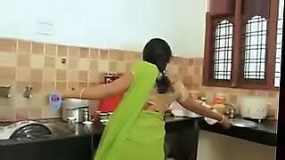 kerala aunty sex with yuong boy