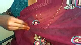 red saree suck and fuck