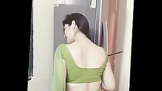 hot 18 year hindi sexy video