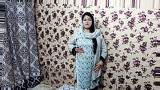 yr village old aunty saree blouse boob sex videos