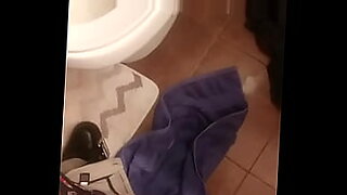 budak sekolah ngentot toge di kamar mandi