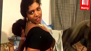 indian aunty romance on saree with boy